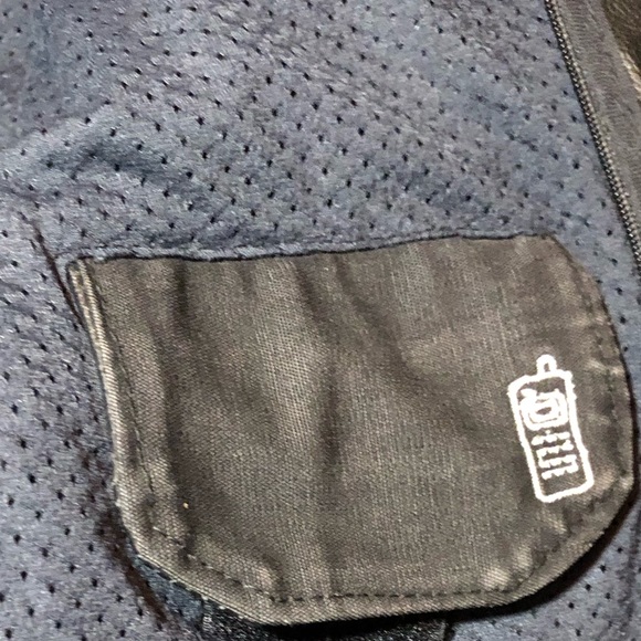 Men’s heavy biker leather riding jacket. Made in Montreal by Bristol Leather. - Picture 8 of 10